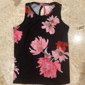 Girls sleeveless top with matching sports bra